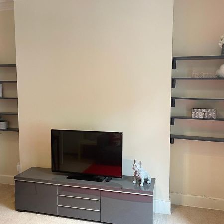 Beautiful 2 Bedroom Apartment- Prime Location, Aberdeen Centre Екстер'єр фото