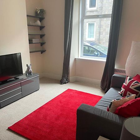 Beautiful 2 Bedroom Apartment- Prime Location, Aberdeen Centre Екстер'єр фото