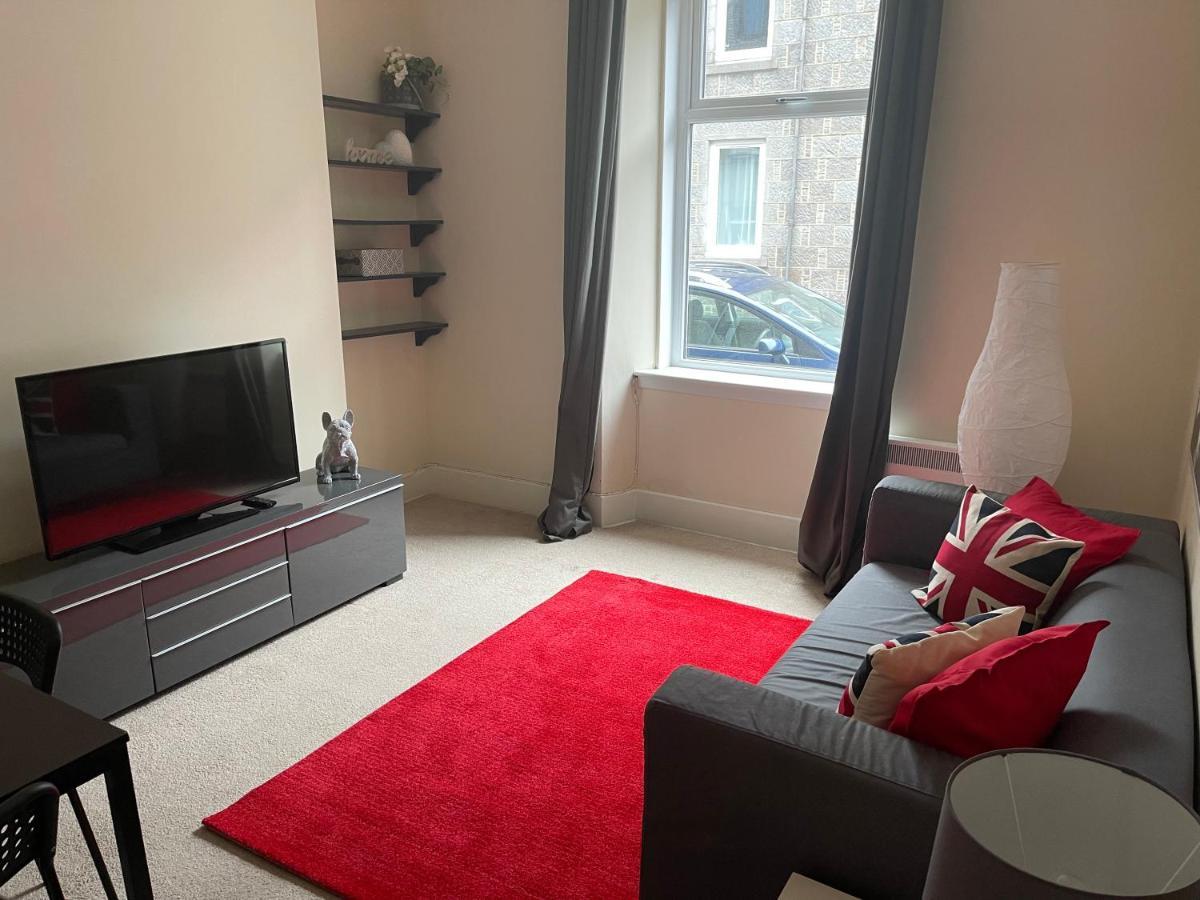 Beautiful 2 Bedroom Apartment- Prime Location, Aberdeen Centre Екстер'єр фото