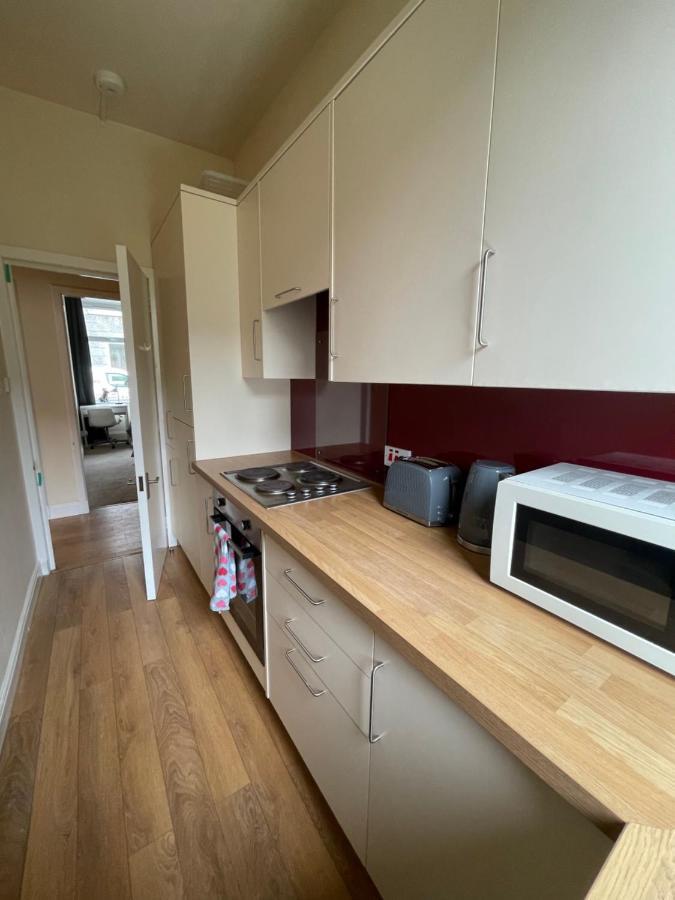 Beautiful 2 Bedroom Apartment- Prime Location, Aberdeen Centre Екстер'єр фото