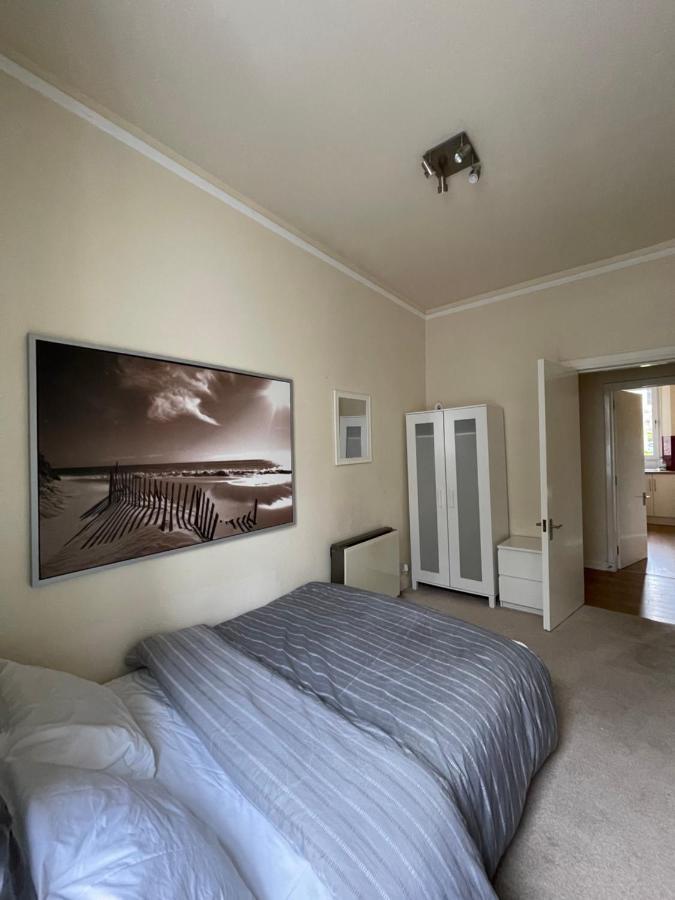 Beautiful 2 Bedroom Apartment- Prime Location, Aberdeen Centre Екстер'єр фото